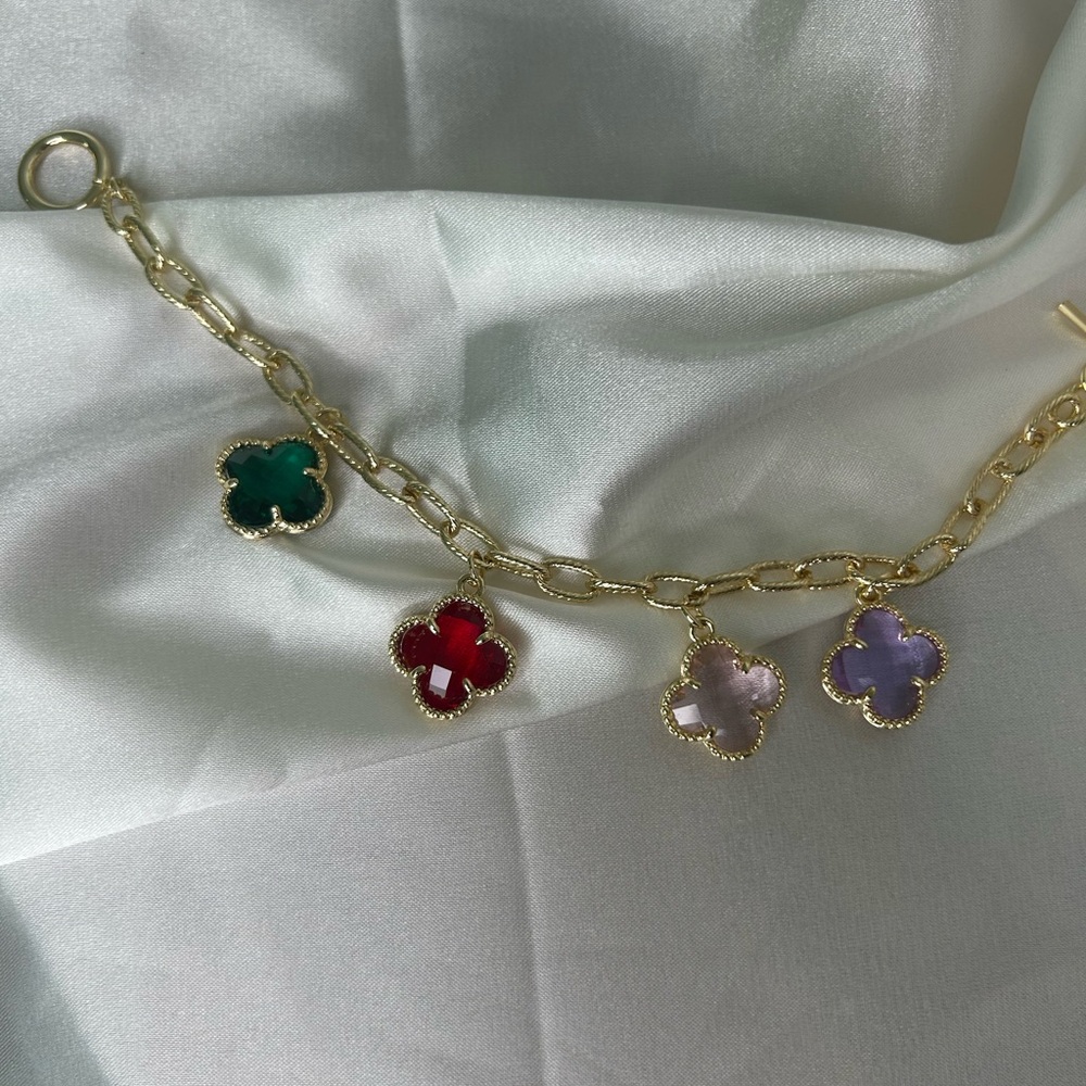 14k gold plated Clover bracelet